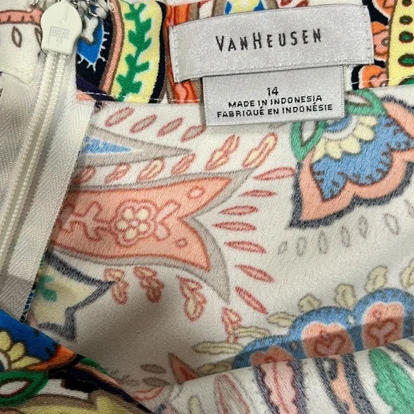 Beautiful Van Heusen Midi A-Line skirt, size 14 - Picture 3 of 6